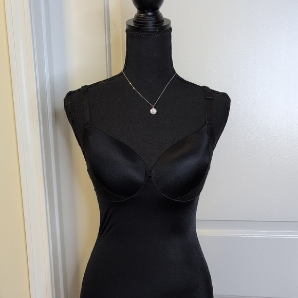 Spanx Red Hot Label Luxe & Lean Lace Full Slip Very Black M - Picture 2 of 15